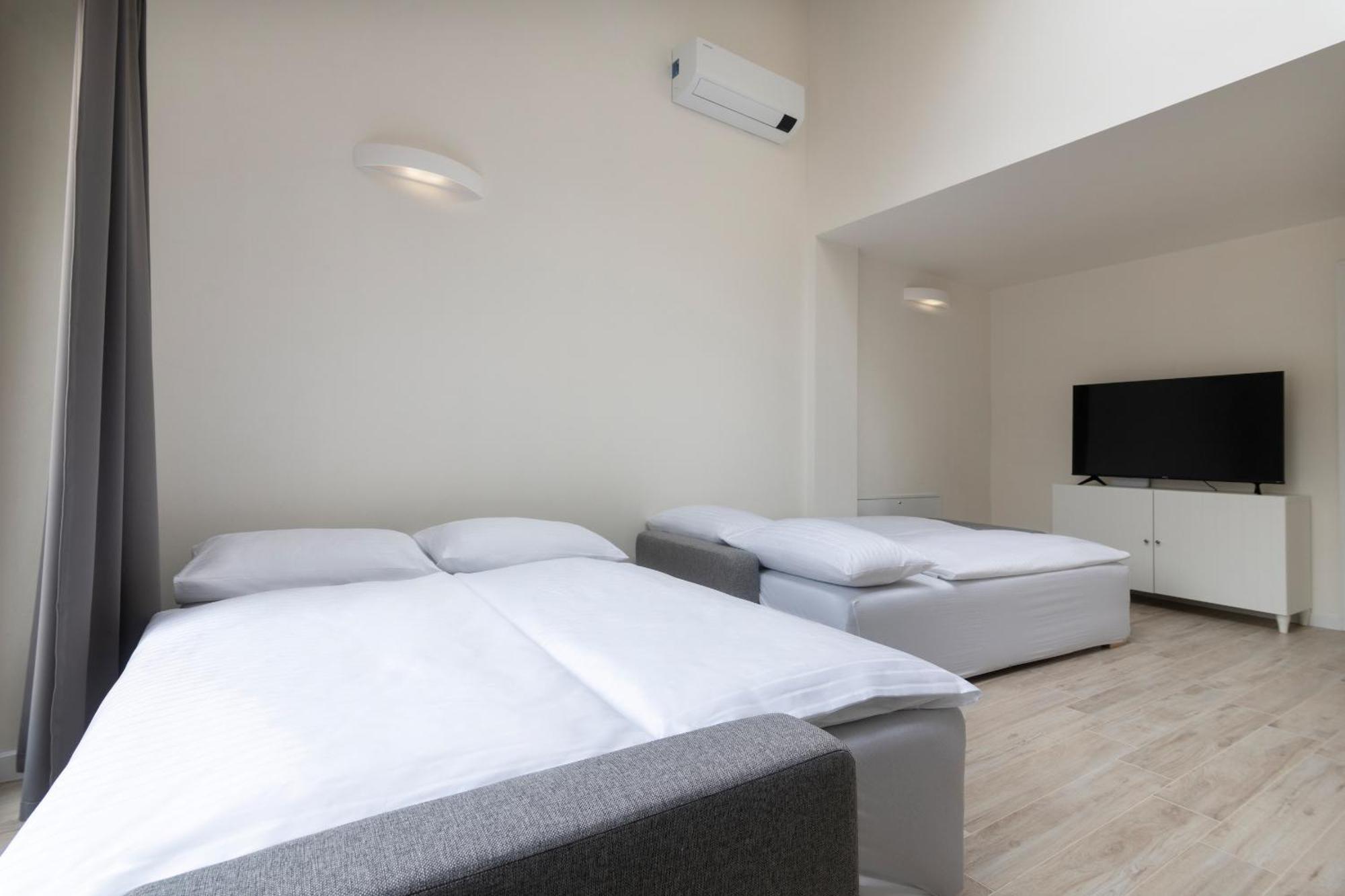 براغ Kinsky Garden Apartments And Suites By Dwellfort الغرفة الصورة