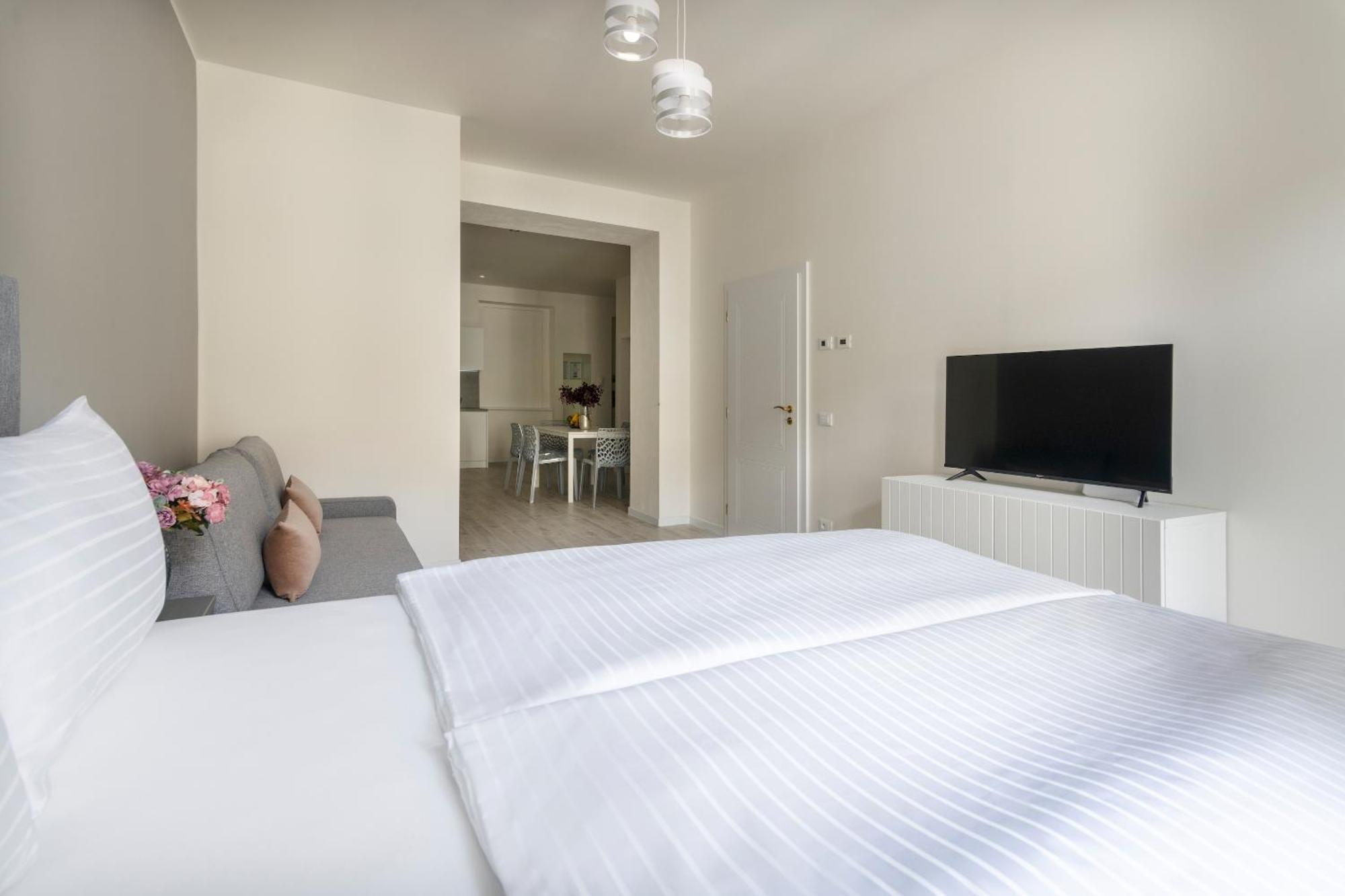 براغ Kinsky Garden Apartments And Suites By Dwellfort الغرفة الصورة