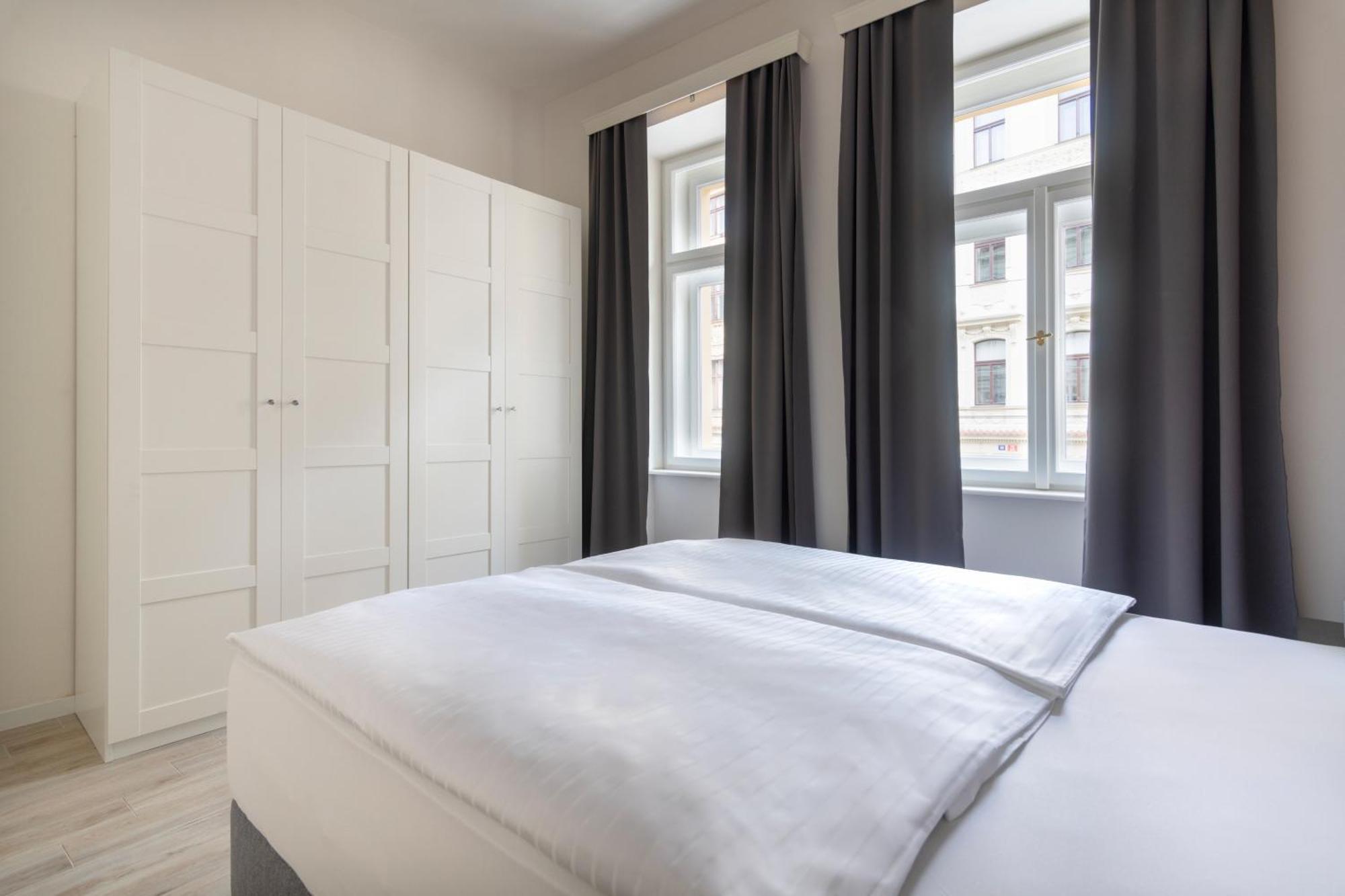 براغ Kinsky Garden Apartments And Suites By Dwellfort الغرفة الصورة