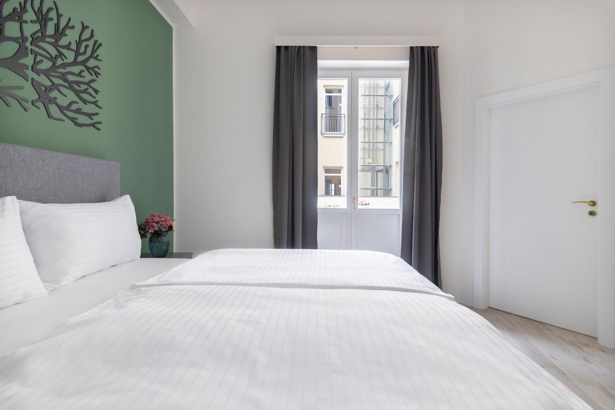 براغ Kinsky Garden Apartments And Suites By Dwellfort الغرفة الصورة